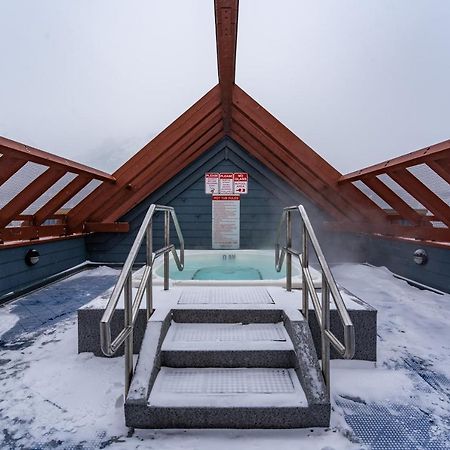 Fenwick Vacation Rental Open Hot Tub Glorious Mountain 2 Bedroom Canmore Exterior foto
